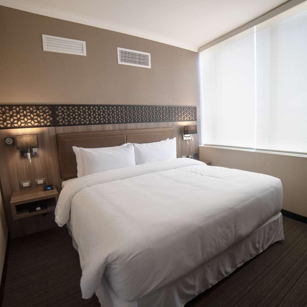 Hotel Doubletree By Hilton Trujillo Encalada Zimmer foto